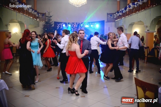 Zdjęcie w galerii na portalu naszraciborz.pl: To była szalona noc maturzystów ZSOMS wiadomości z regionu