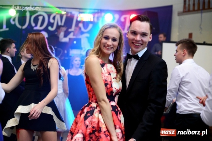 Zdjęcie w galerii na portalu naszraciborz.pl: To była szalona noc maturzystów ZSOMS wiadomości z regionu