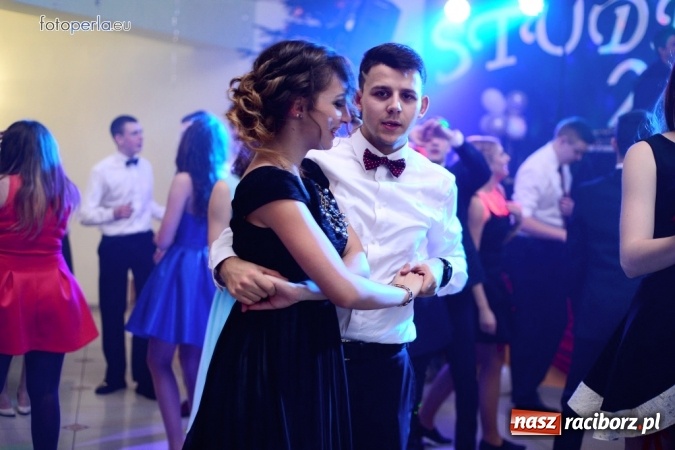 Zdjęcie w galerii na portalu naszraciborz.pl: To była szalona noc maturzystów ZSOMS wiadomości z regionu