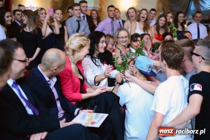 Zdjęcie w galerii na portalu naszraciborz.pl: To była szalona noc maturzystów ZSOMS wiadomości z regionu