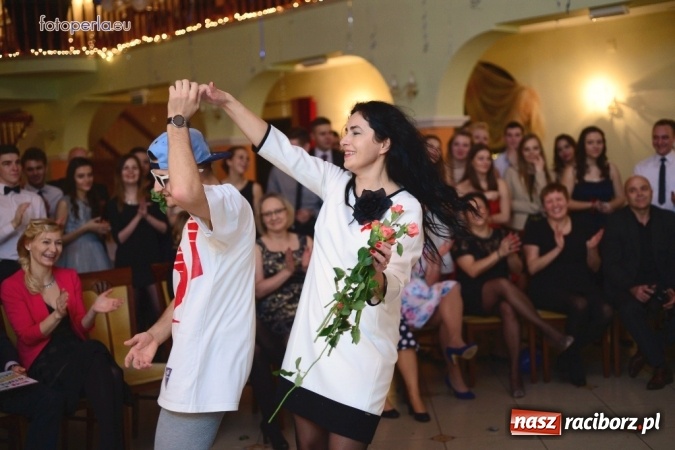 Zdjęcie w galerii na portalu naszraciborz.pl: To była szalona noc maturzystów ZSOMS wiadomości z regionu