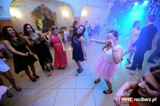 Zdjęcie w galerii na portalu naszraciborz.pl: To była szalona noc maturzystów ZSOMS wiadomości z regionu