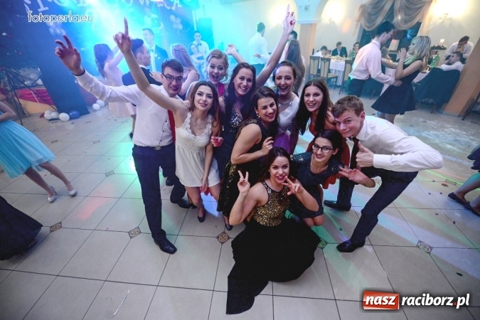 Zdjęcie w galerii na portalu naszraciborz.pl: To była szalona noc maturzystów ZSOMS wiadomości z regionu