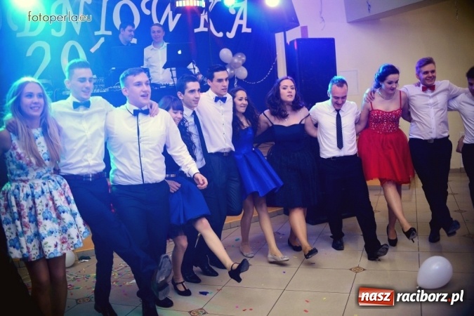 Zdjęcie w galerii na portalu naszraciborz.pl: To była szalona noc maturzystów ZSOMS wiadomości z regionu