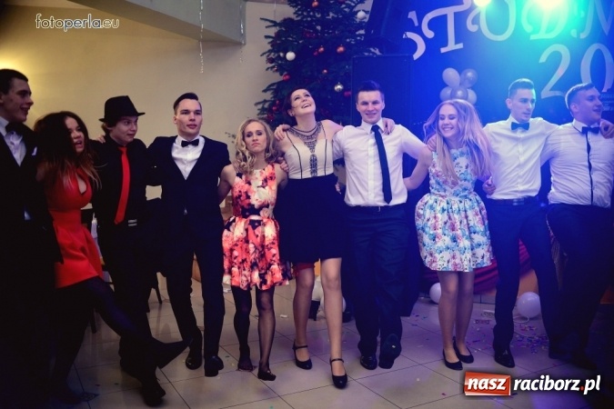 Zdjęcie w galerii na portalu naszraciborz.pl: To była szalona noc maturzystów ZSOMS wiadomości z regionu