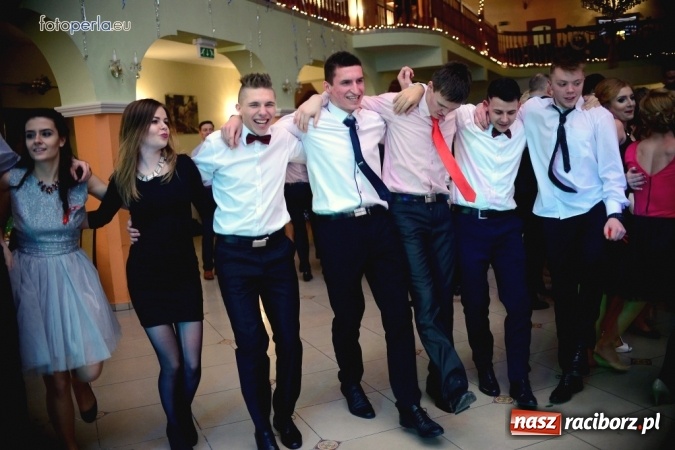 Zdjęcie w galerii na portalu naszraciborz.pl: To była szalona noc maturzystów ZSOMS wiadomości z regionu