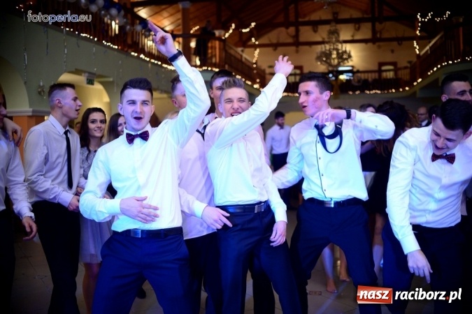 Zdjęcie w galerii na portalu naszraciborz.pl: To była szalona noc maturzystów ZSOMS wiadomości z regionu