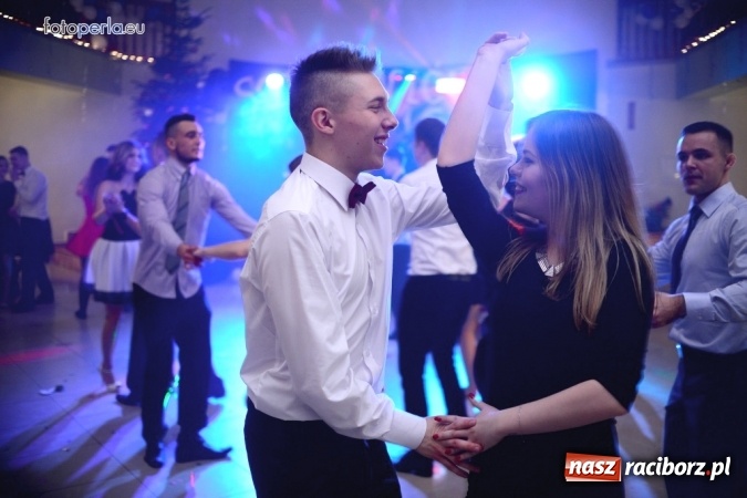 Zdjęcie w galerii na portalu naszraciborz.pl: To była szalona noc maturzystów ZSOMS wiadomości z regionu