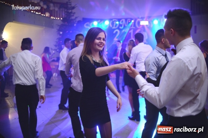 Zdjęcie w galerii na portalu naszraciborz.pl: To była szalona noc maturzystów ZSOMS wiadomości z regionu