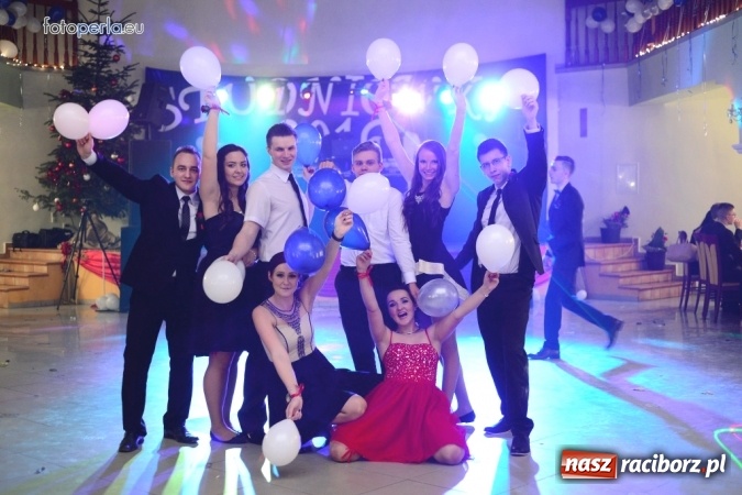 Zdjęcie w galerii na portalu naszraciborz.pl: To była szalona noc maturzystów ZSOMS wiadomości z regionu