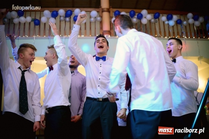 Zdjęcie w galerii na portalu naszraciborz.pl: To była szalona noc maturzystów ZSOMS wiadomości z regionu