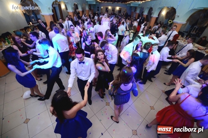 Zdjęcie w galerii na portalu naszraciborz.pl: To była szalona noc maturzystów ZSOMS wiadomości z regionu