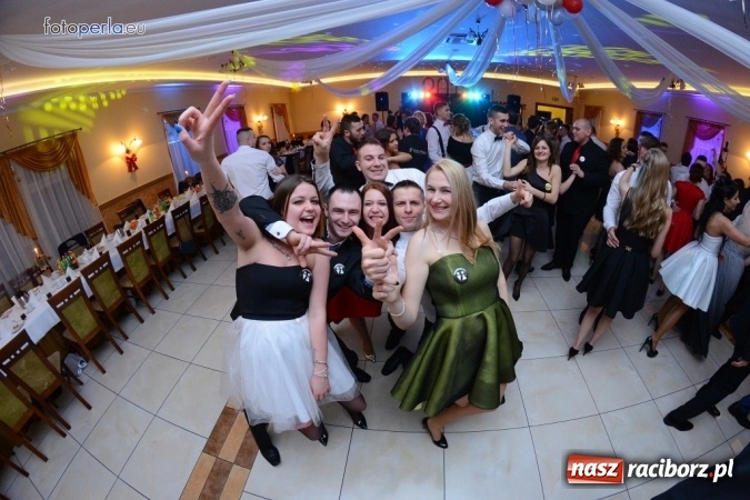 Zdjęcie w galerii na portalu naszraciborz.pl: W Anielskim Młynie, czyli bal maturalny Budowlanki wiadomości z regionu