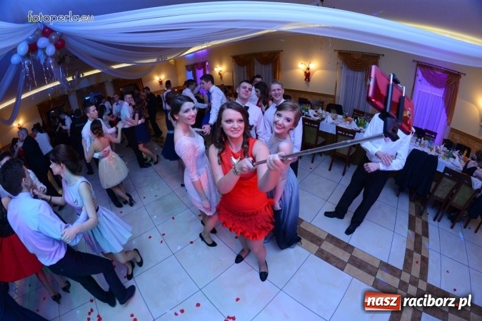 Zdjęcie w galerii na portalu naszraciborz.pl: W Anielskim Młynie, czyli bal maturalny Budowlanki wiadomości z regionu