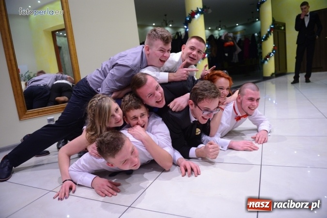 Zdjęcie w galerii na portalu naszraciborz.pl: W Anielskim Młynie, czyli bal maturalny Budowlanki wiadomości z regionu