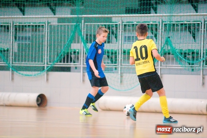 Zdjęcie w galerii na portalu naszraciborz.pl: II kolejka zimowej ligi orlików. Zespoły z regionu walczyły w Arenie Rafako wiadomości z regionu