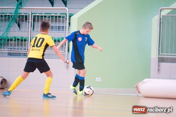 Zdjęcie w galerii na portalu naszraciborz.pl: II kolejka zimowej ligi orlików. Zespoły z regionu walczyły w Arenie Rafako wiadomości z regionu