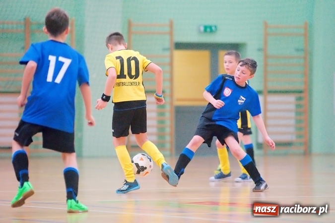 Zdjęcie w galerii na portalu naszraciborz.pl: II kolejka zimowej ligi orlików. Zespoły z regionu walczyły w Arenie Rafako wiadomości z regionu