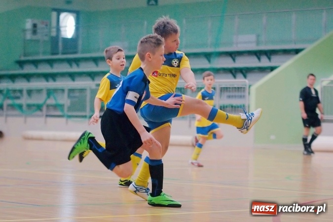Zdjęcie w galerii na portalu naszraciborz.pl: II kolejka zimowej ligi orlików. Zespoły z regionu walczyły w Arenie Rafako wiadomości z regionu