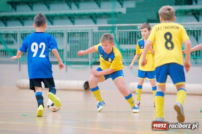 Zdjęcie w galerii na portalu naszraciborz.pl: II kolejka zimowej ligi orlików. Zespoły z regionu walczyły w Arenie Rafako wiadomości z regionu