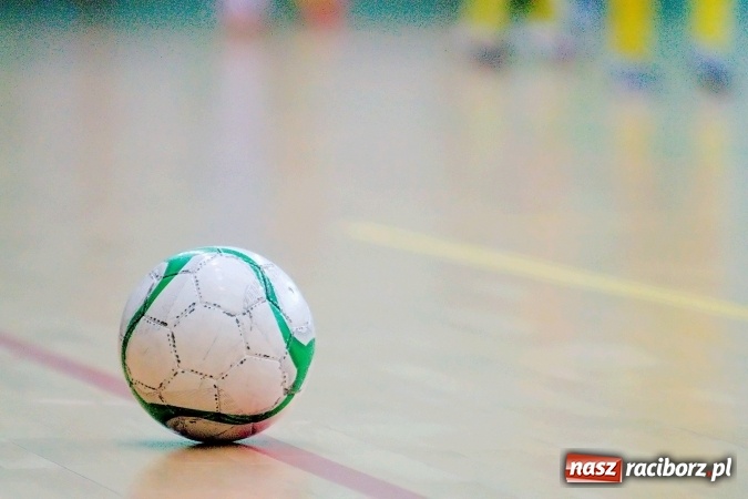 Zdjęcie w galerii na portalu naszraciborz.pl: II kolejka zimowej ligi orlików. Zespoły z regionu walczyły w Arenie Rafako wiadomości z regionu