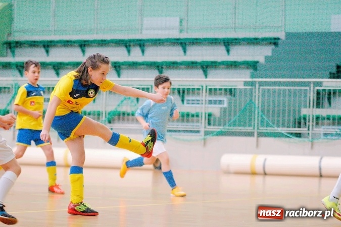 Zdjęcie w galerii na portalu naszraciborz.pl: II kolejka zimowej ligi orlików. Zespoły z regionu walczyły w Arenie Rafako wiadomości z regionu