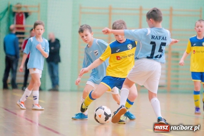 Zdjęcie w galerii na portalu naszraciborz.pl: II kolejka zimowej ligi orlików. Zespoły z regionu walczyły w Arenie Rafako wiadomości z regionu