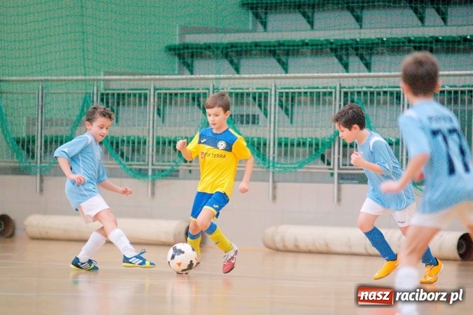 Zdjęcie w galerii na portalu naszraciborz.pl: II kolejka zimowej ligi orlików. Zespoły z regionu walczyły w Arenie Rafako wiadomości z regionu