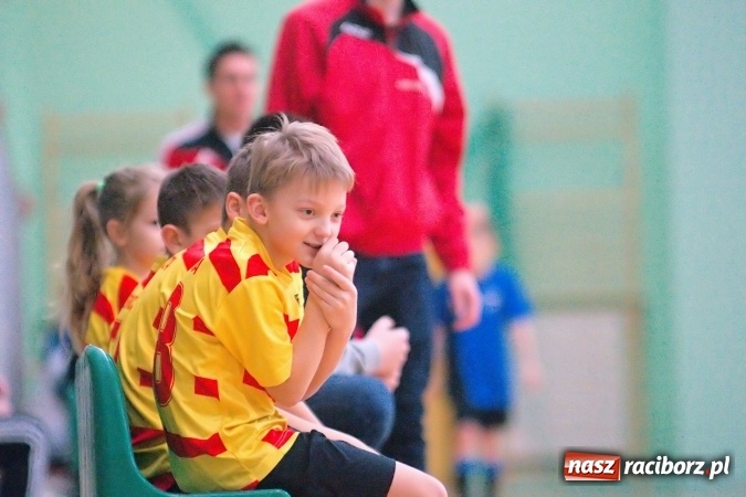 Zdjęcie w galerii na portalu naszraciborz.pl: II kolejka zimowej ligi orlików. Zespoły z regionu walczyły w Arenie Rafako wiadomości z regionu