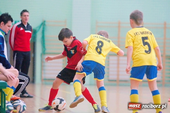 Zdjęcie w galerii na portalu naszraciborz.pl: II kolejka zimowej ligi orlików. Zespoły z regionu walczyły w Arenie Rafako wiadomości z regionu