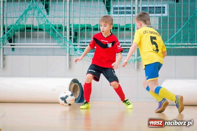 Zdjęcie w galerii na portalu naszraciborz.pl: II kolejka zimowej ligi orlików. Zespoły z regionu walczyły w Arenie Rafako wiadomości z regionu