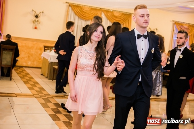 Zdjęcie w galerii na portalu naszraciborz.pl: Bal maturalny raciborskiej Budowlanki wiadomości z regionu