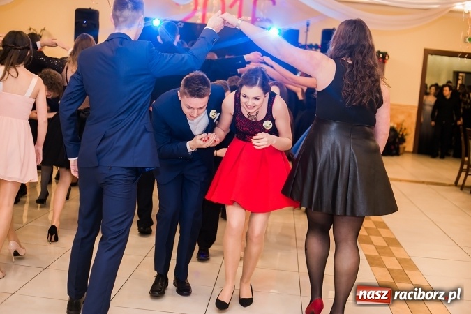 Zdjęcie w galerii na portalu naszraciborz.pl: Bal maturalny raciborskiej Budowlanki wiadomości z regionu