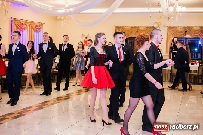 Zdjęcie w galerii na portalu naszraciborz.pl: Bal maturalny raciborskiej Budowlanki wiadomości z regionu