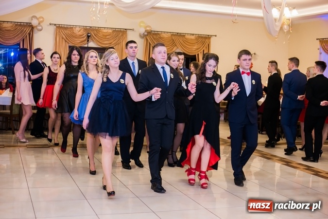 Zdjęcie w galerii na portalu naszraciborz.pl: Bal maturalny raciborskiej Budowlanki wiadomości z regionu