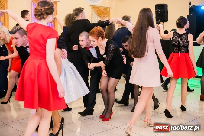 Zdjęcie w galerii na portalu naszraciborz.pl: Bal maturalny raciborskiej Budowlanki wiadomości z regionu