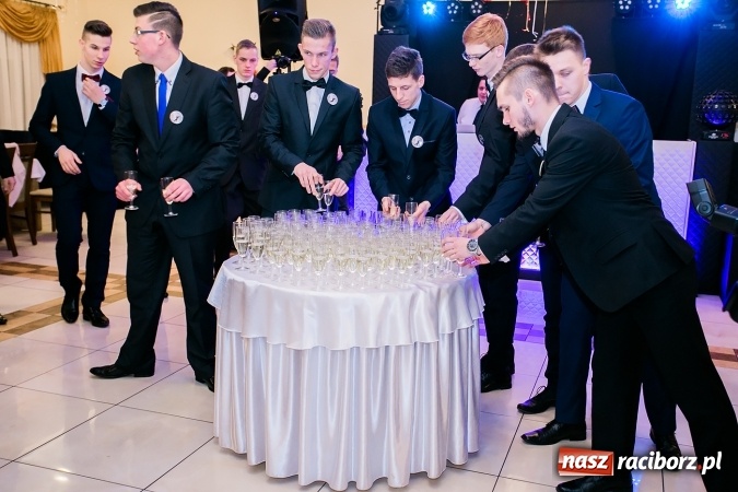 Zdjęcie w galerii na portalu naszraciborz.pl: Bal maturalny raciborskiej Budowlanki wiadomości z regionu