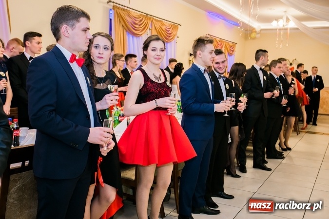 Zdjęcie w galerii na portalu naszraciborz.pl: Bal maturalny raciborskiej Budowlanki wiadomości z regionu