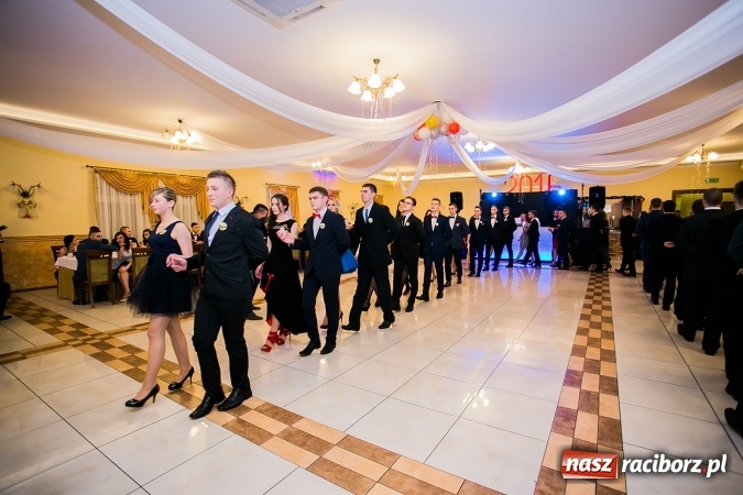 Zdjęcie w galerii na portalu naszraciborz.pl: Bal maturalny raciborskiej Budowlanki wiadomości z regionu