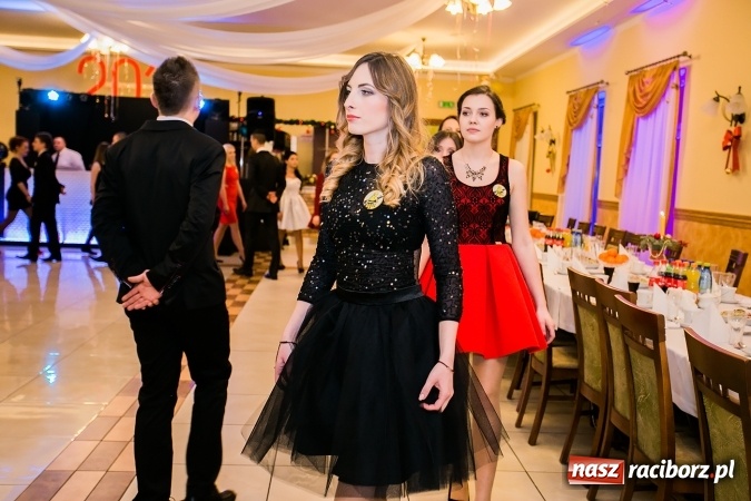 Zdjęcie w galerii na portalu naszraciborz.pl: Bal maturalny raciborskiej Budowlanki wiadomości z regionu