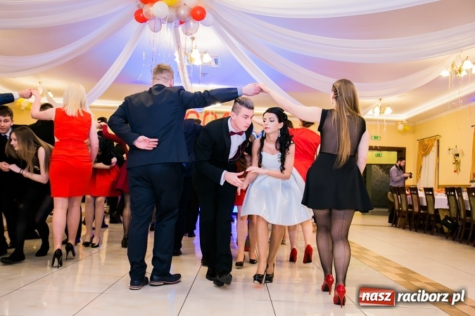 Zdjęcie w galerii na portalu naszraciborz.pl: Bal maturalny raciborskiej Budowlanki wiadomości z regionu