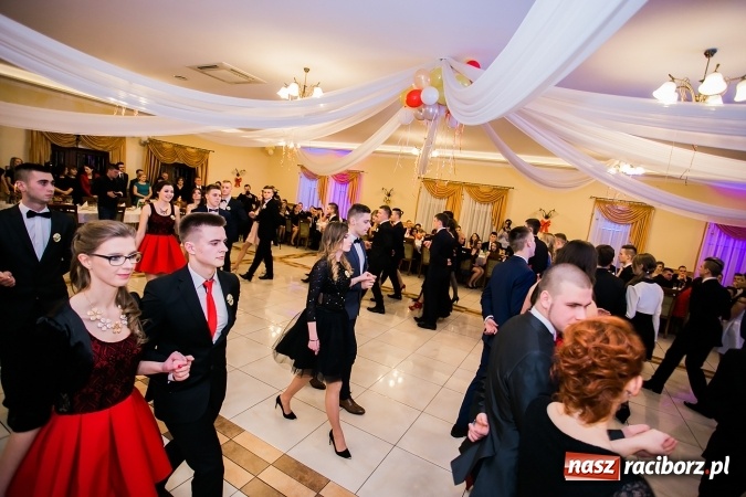 Zdjęcie w galerii na portalu naszraciborz.pl: Bal maturalny raciborskiej Budowlanki wiadomości z regionu