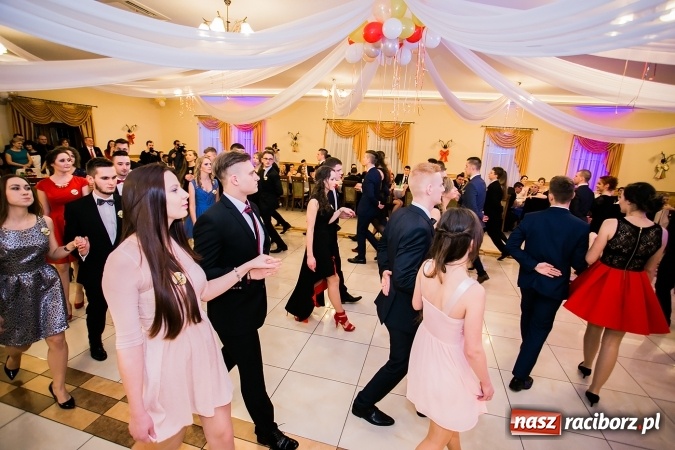 Zdjęcie w galerii na portalu naszraciborz.pl: Bal maturalny raciborskiej Budowlanki wiadomości z regionu