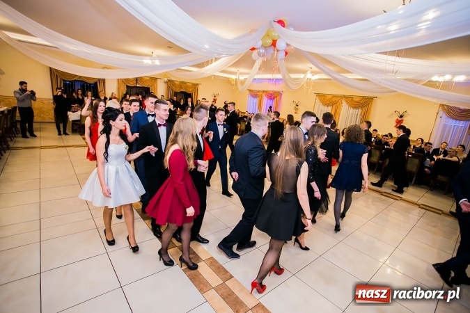 Zdjęcie w galerii na portalu naszraciborz.pl: Bal maturalny raciborskiej Budowlanki wiadomości z regionu