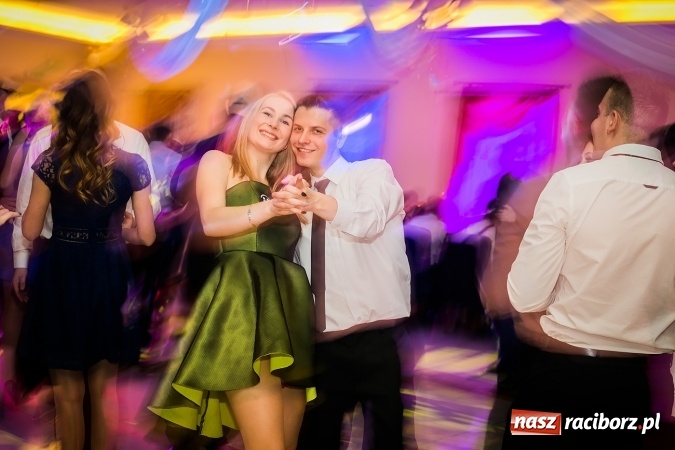 Zdjęcie w galerii na portalu naszraciborz.pl: Bal maturalny raciborskiej Budowlanki wiadomości z regionu