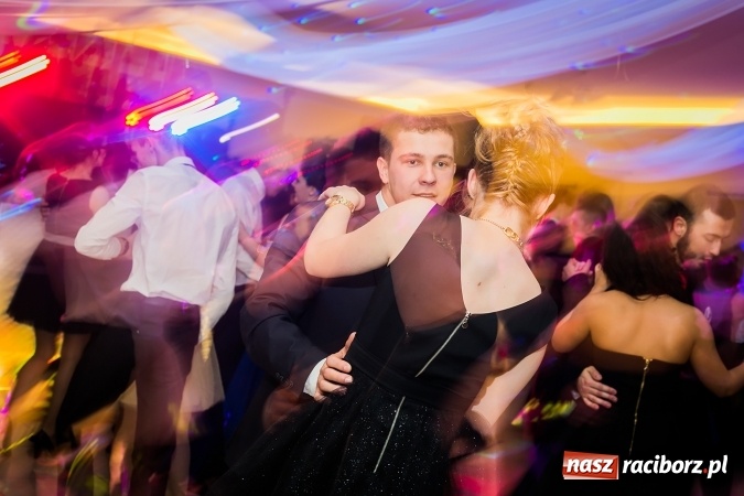 Zdjęcie w galerii na portalu naszraciborz.pl: Bal maturalny raciborskiej Budowlanki wiadomości z regionu