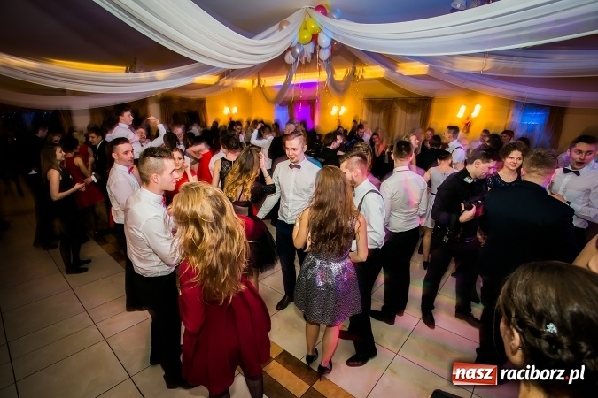 Zdjęcie w galerii na portalu naszraciborz.pl: Bal maturalny raciborskiej Budowlanki wiadomości z regionu
