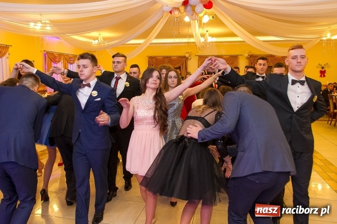 Zdjęcie w galerii na portalu naszraciborz.pl: Bal maturalny raciborskiej Budowlanki wiadomości z regionu