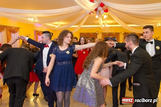 Zdjęcie w galerii na portalu naszraciborz.pl: Bal maturalny raciborskiej Budowlanki wiadomości z regionu