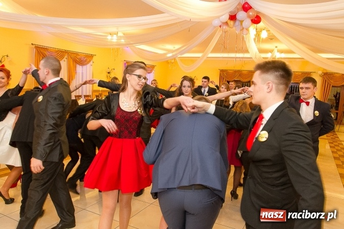 Zdjęcie w galerii na portalu naszraciborz.pl: Bal maturalny raciborskiej Budowlanki wiadomości z regionu